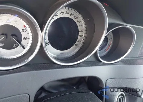 2014 Mercedes-Benz C 250 z USA, uszkodzony, nr VIN WDDGJ4HB0EG279902